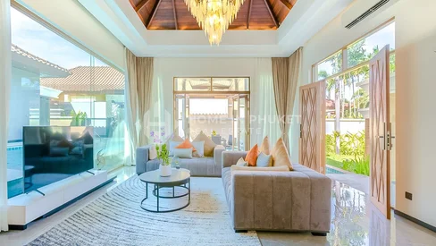 Stylish 3-Bed Pool Villas in Bangtao