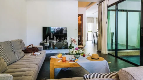 Modern 3-Bed Townhome in Kamala