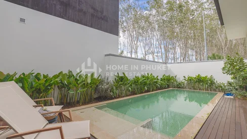 วิลล่าสไตล์ทรอปิคอล โมเดิร์นในป่าสัก