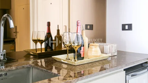 Copropriétés luxueuses près de la plage de Surin