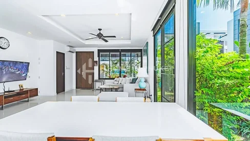 Contemporary 2-Bed Townhouse in Laguna