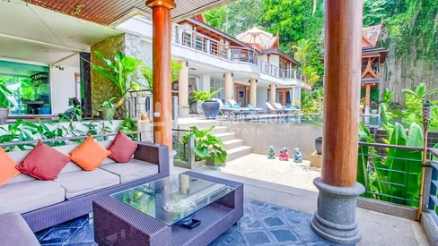 Authentic 5-Bed Thai Traditional Sea View Villa
