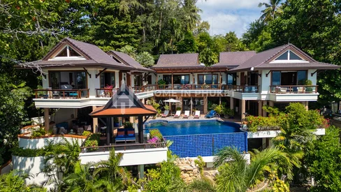 Villa de style thaïlandais avec piscine, 5 chambres en bord de mer à Kata