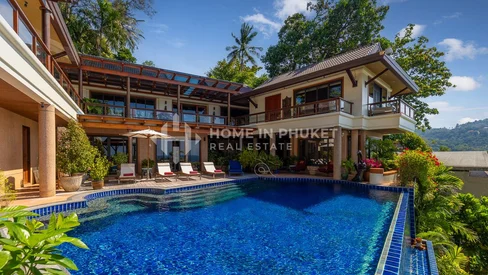 Villa de style thaïlandais avec piscine, 5 chambres en bord de mer à Kata
