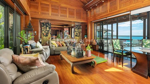 Villa de style thaïlandais avec piscine, 5 chambres en bord de mer à Kata