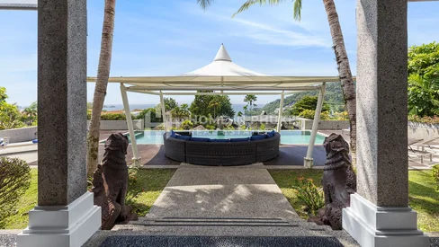Étonnante villa de style thaïlandais de 7 chambres avec vue sur mer à Kalim