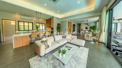 Villas loft dotée une piscine avec vue sur la montagne a Si Sunthon.