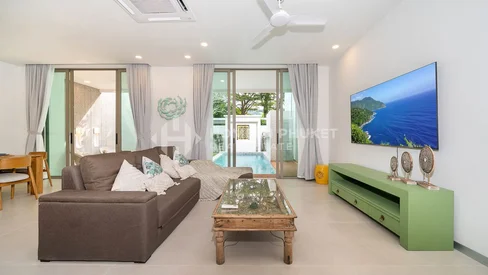 Résidence moderne avec piscine et 3 chambres à Bangtao