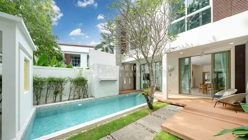 Résidence moderne avec piscine et 3 chambres à Bangtao