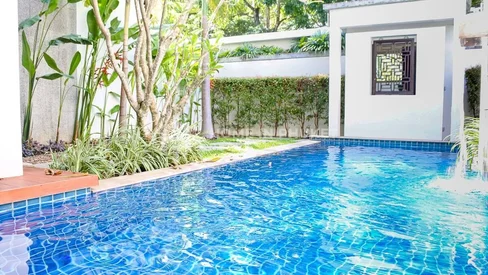 Modern 3-Bed Pool Residence in Bangtao