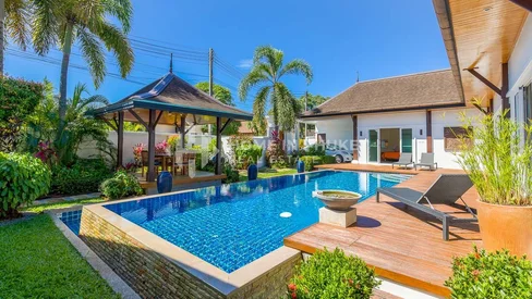 Asian Style 4-Bed Pool Villa in Layan