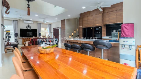 10 Bedrooms Loft-style Pool Villa in Rawai