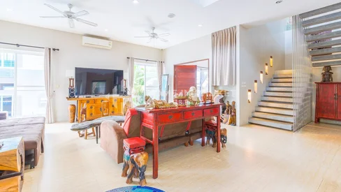 Villa de style loft de 8 chambres avec piscine à Rawai