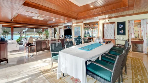 Penthouse de 3 chambres avec piscine et vue sur mer