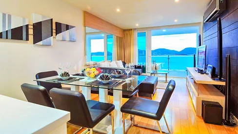 Copropriétés modernes avec vue sur mer près de la plage de Kalim