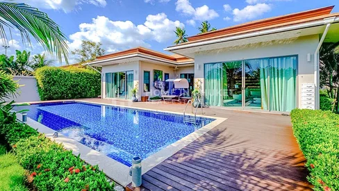 Modern 3-Bed Pool Villa near Layan