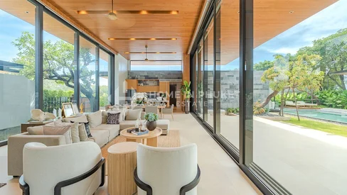 Luxueuses villas à Thep Krasatti