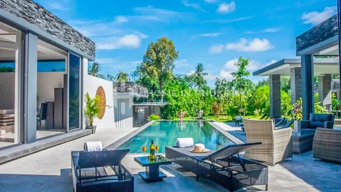 Villas impressionnantes avec piscine à Layan