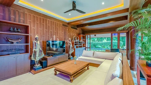 Luxury 7-Bed Vacation Villa in Kamala