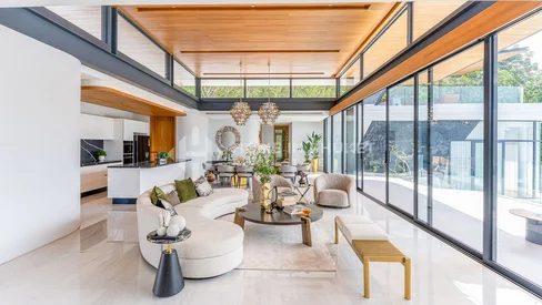 Villas modernes étonnant près de la plage de Layan