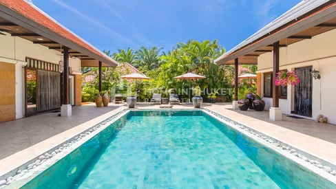 Spacieuse villa de style thaïlandais avec système solaire
