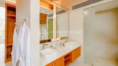 Si Sunthon Contemporary 3-4 Beds Villas