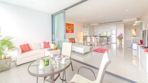 靠近Surin海滩，拥有外国人永久产权的1居室公寓