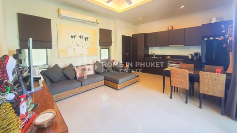 Chaleureuse villa asiatique avec piscine de 4 chambres à Nai Harn