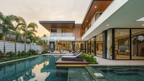 Grandes villas étonnantes de 4 chambres à Layan