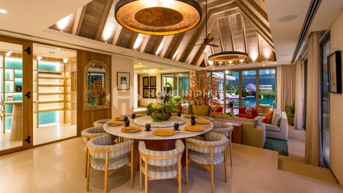 Villas de luxe avec piscine de style asiatique à Si Sunthon