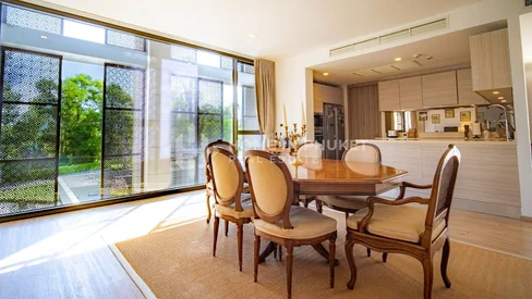 Spacieuse copropriété de 3 chambres en bord de mer à Mai Khao