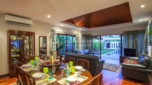 Villa moderne de 4 chambres à Rawai