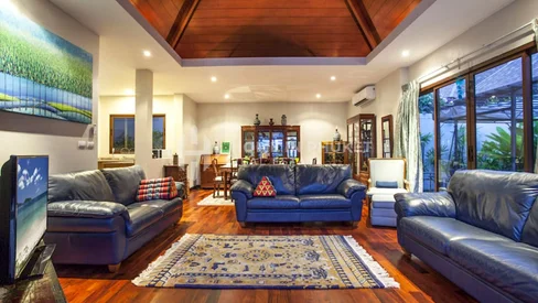 Villa moderne de 4 chambres à Rawai