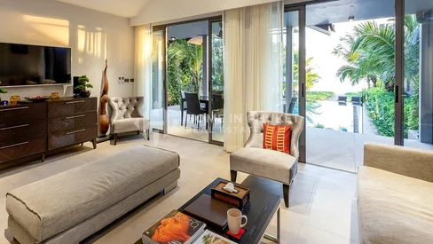 Villa en bord de mer à la plage de Natai