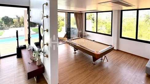 Expansive Villa with Mountain Views in Layan