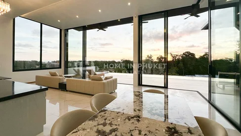 Villa moderne de 5 chambres en colline