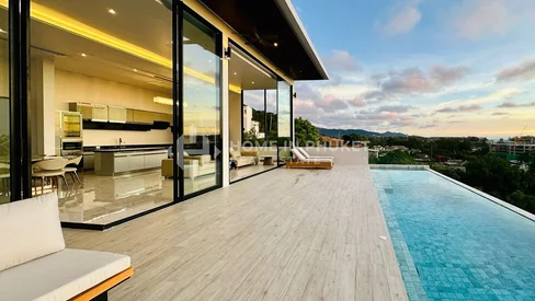 Villa moderne de 5 chambres en colline