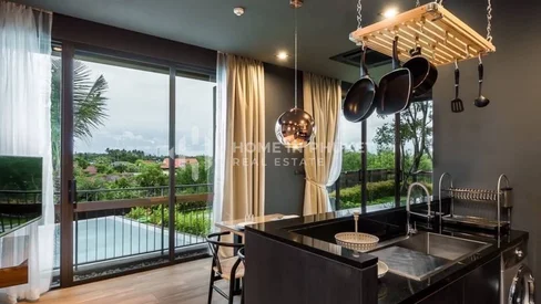 Condo moderne de 2 chambres avec vue sur la piscine à Rawai