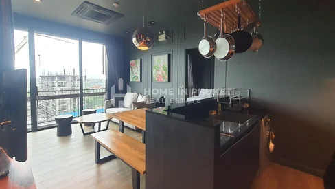 คอนโดทันสมัย 2 ห้องนอนวิวสระว่ายน้ำ