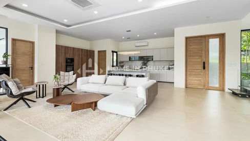 Villa de luxe sur 4 niveaux avec vue panoramique et piscine