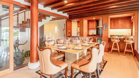 海景山坡四卧室别墅