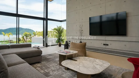 Luxury 5-Bedroom Sea View Villa