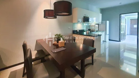 拉威两居室泳池联排别墅