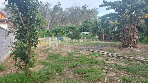 Terrain de 950 m² entouré de forêt à Si Sunthon