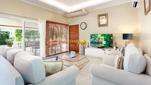 Villa paisible de 4 chambres avec piscine commune