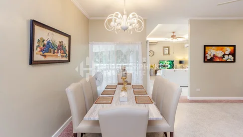 Villa paisible de 4 chambres avec piscine commune