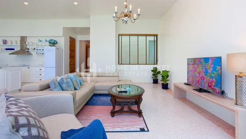 Suite 3 chambres avec piscine et jardin privé en bord de mer