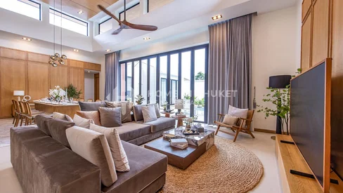 Villas Contemporaines avec Piscine et 4 Chambres