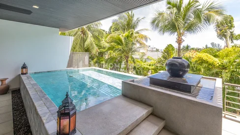 Condo 2 chambres avec petit bassin