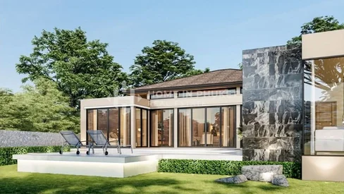 Elegant 4-Bedroom Villa with Saltwater Pool in Kamala